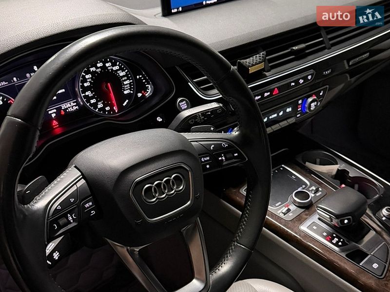 Позашляховик / Кросовер Audi Q7 2016 в Дніпрі
