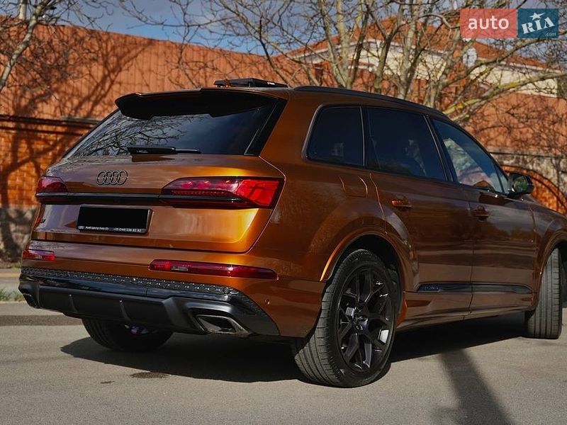 Внедорожник / Кроссовер Audi Q7 2024 в Киеве