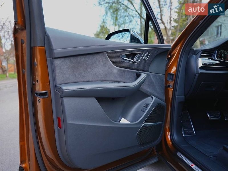Внедорожник / Кроссовер Audi Q7 2024 в Киеве