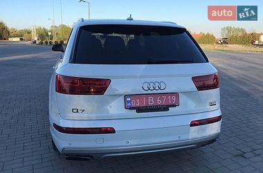 Внедорожник / Кроссовер Audi Q7 2017 в Сокале