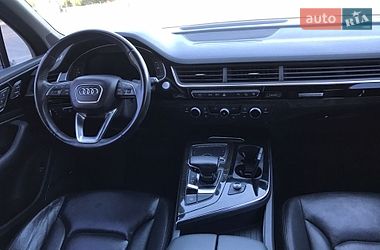 Внедорожник / Кроссовер Audi Q7 2017 в Сокале