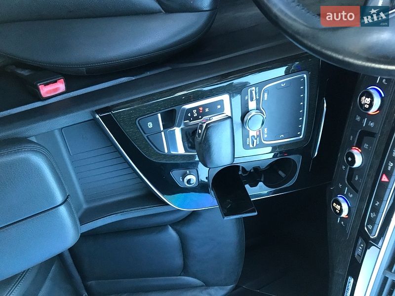 Внедорожник / Кроссовер Audi Q7 2017 в Сокале