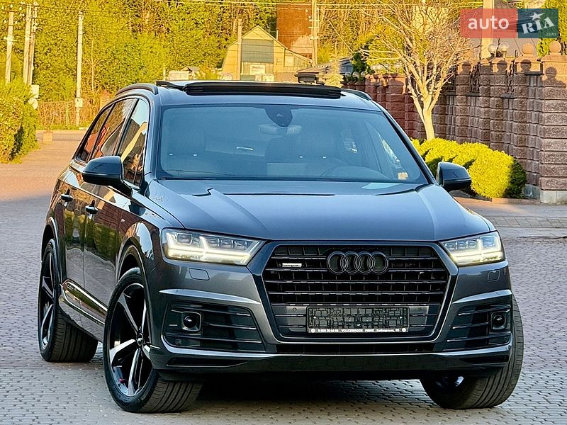 Позашляховик / Кросовер Audi Q7 2018 в Рівному