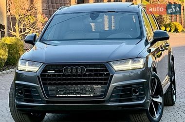 Позашляховик / Кросовер Audi Q7 2018 в Рівному