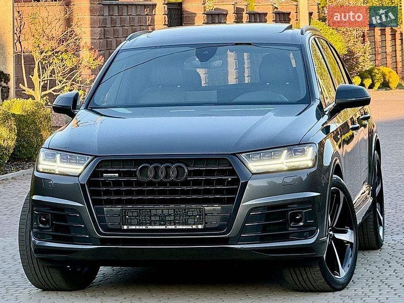 Позашляховик / Кросовер Audi Q7 2018 в Рівному