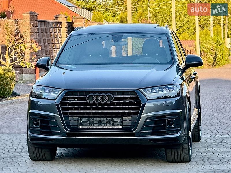 Позашляховик / Кросовер Audi Q7 2018 в Рівному