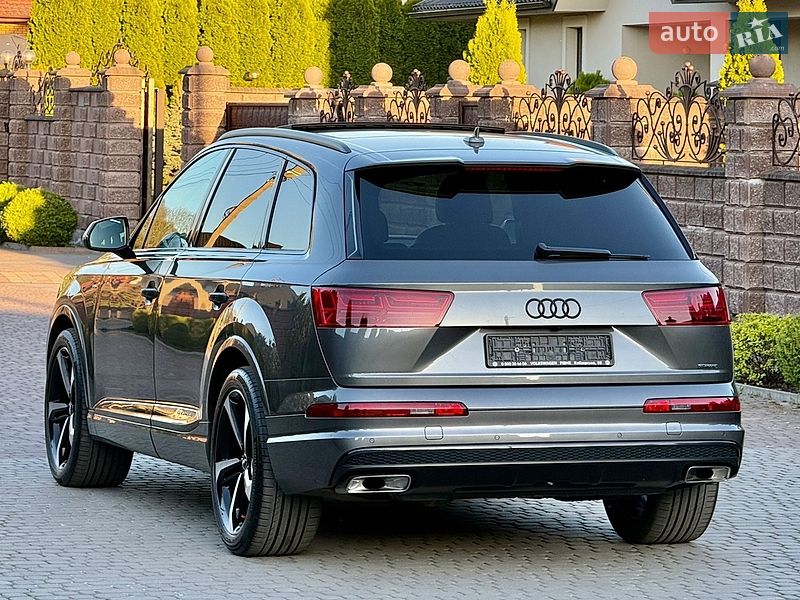 Позашляховик / Кросовер Audi Q7 2018 в Рівному