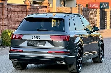 Позашляховик / Кросовер Audi Q7 2018 в Рівному