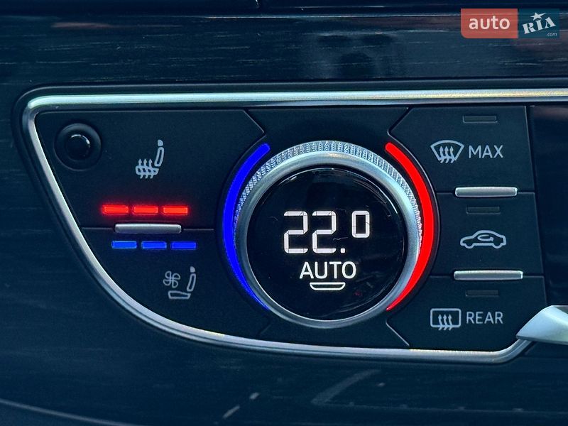 Позашляховик / Кросовер Audi Q7 2018 в Рівному