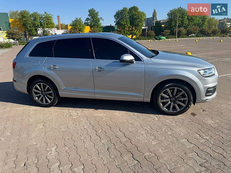 Внедорожник / Кроссовер Audi Q7 2017 в Житомире
