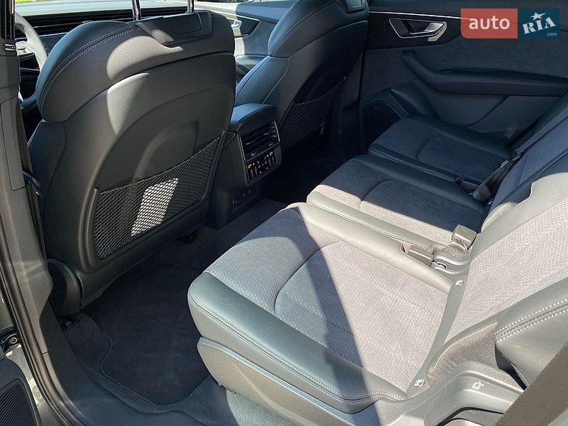 Позашляховик / Кросовер Audi Q7 2026 в Дніпрі