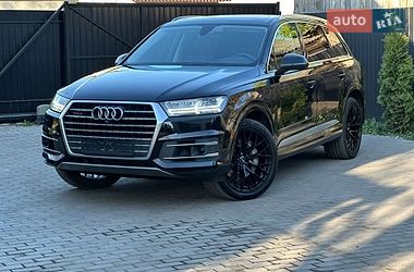 Позашляховик / Кросовер Audi Q7 2017 в Сарнах