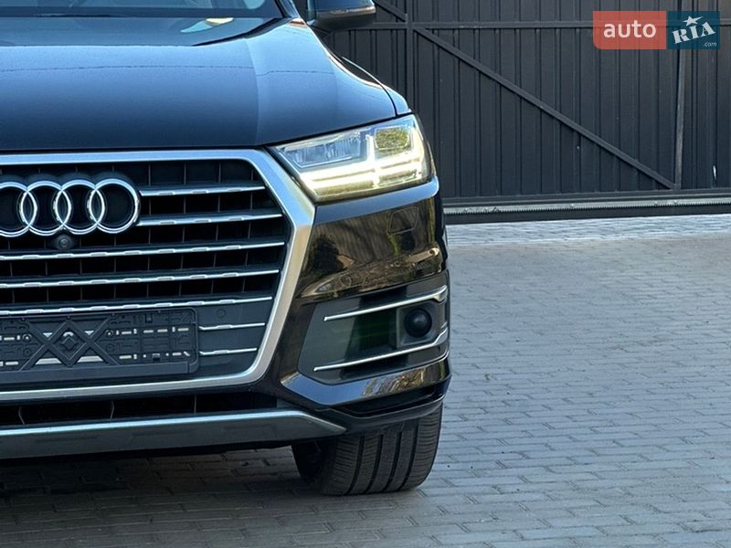 Внедорожник / Кроссовер Audi Q7 2017 в Сарнах