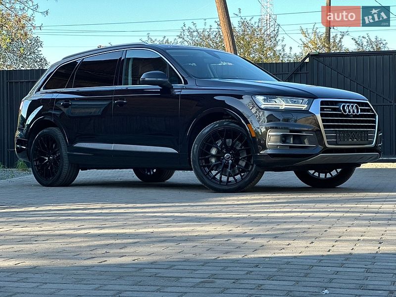 Внедорожник / Кроссовер Audi Q7 2017 в Сарнах