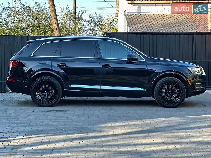Внедорожник / Кроссовер Audi Q7 2017 в Сарнах