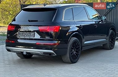 Внедорожник / Кроссовер Audi Q7 2017 в Сарнах
