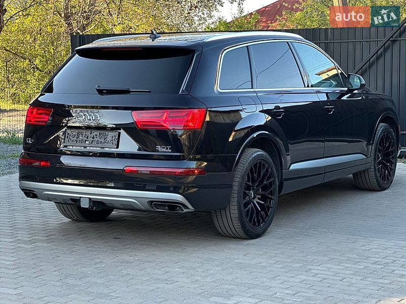Внедорожник / Кроссовер Audi Q7 2017 в Сарнах