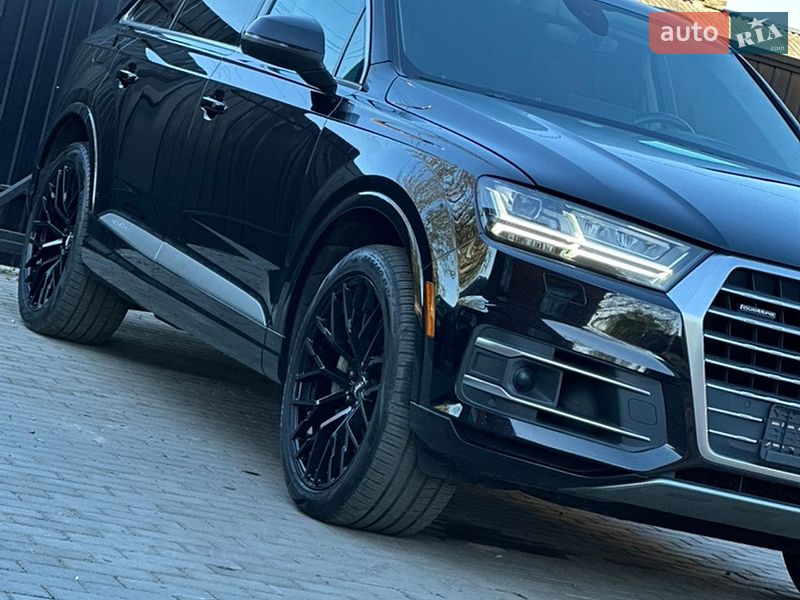 Внедорожник / Кроссовер Audi Q7 2017 в Сарнах