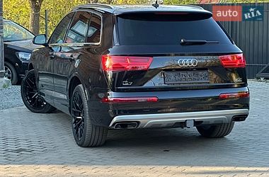 Внедорожник / Кроссовер Audi Q7 2017 в Сарнах