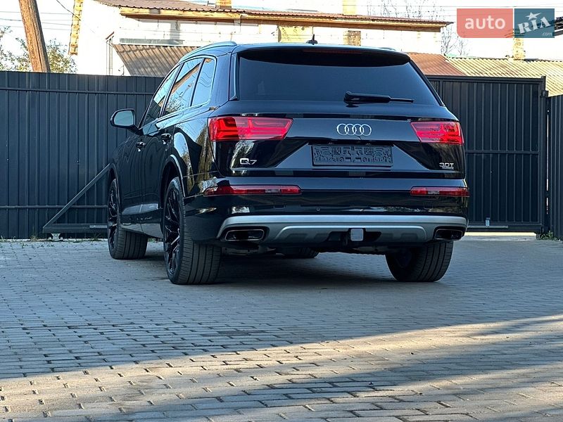 Внедорожник / Кроссовер Audi Q7 2017 в Сарнах