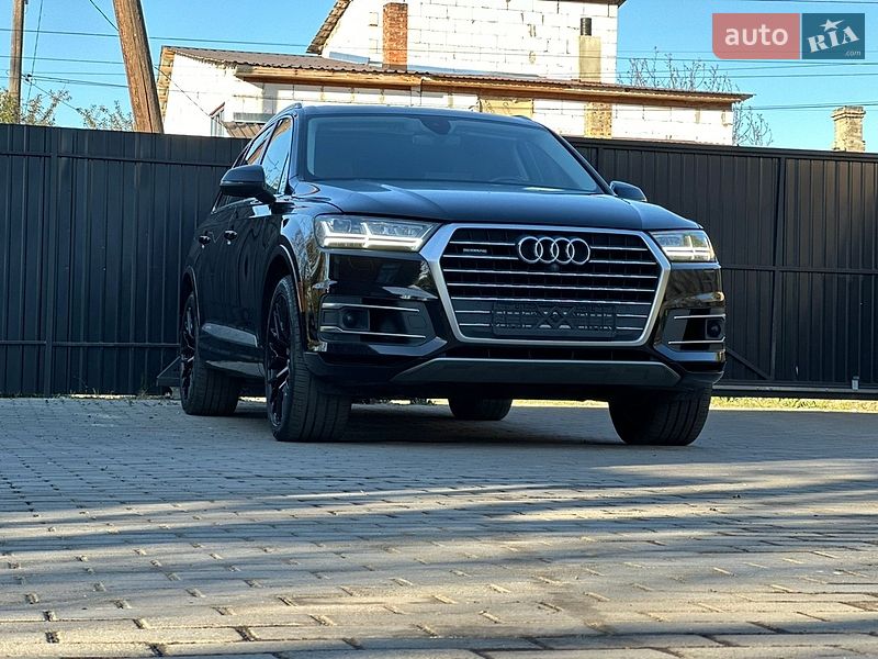 Внедорожник / Кроссовер Audi Q7 2017 в Сарнах