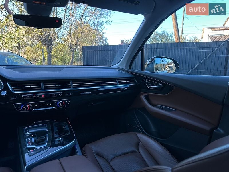 Внедорожник / Кроссовер Audi Q7 2017 в Сарнах