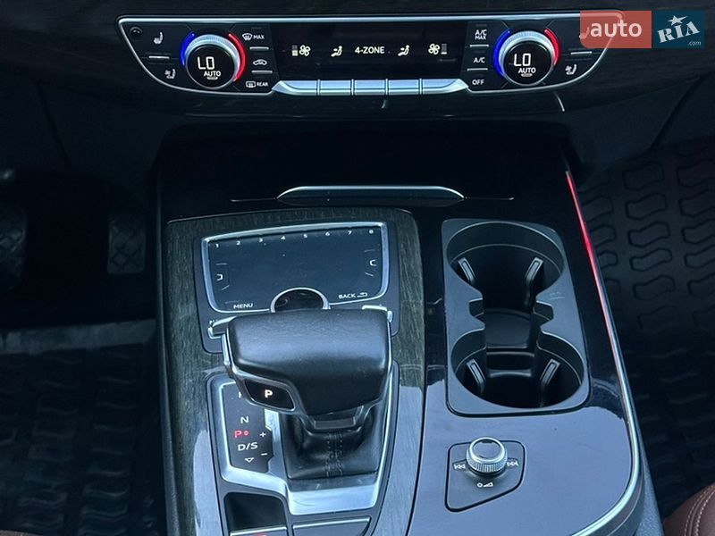 Внедорожник / Кроссовер Audi Q7 2017 в Сарнах