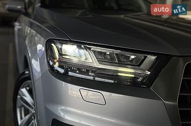 Внедорожник / Кроссовер Audi Q7 2018 в Киеве