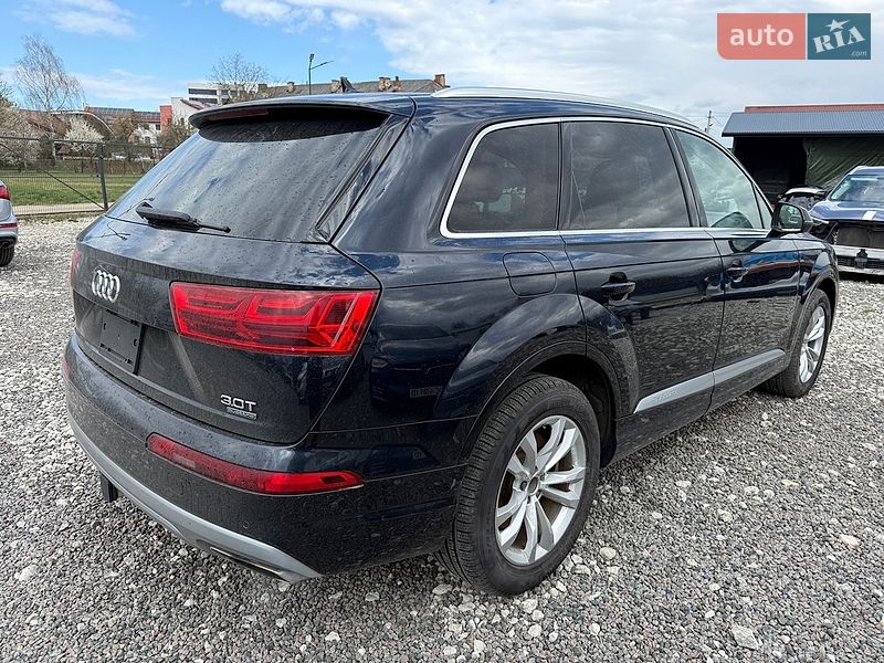 Внедорожник / Кроссовер Audi Q7 2016 в Яворове