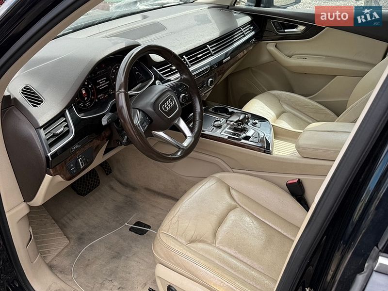 Внедорожник / Кроссовер Audi Q7 2016 в Яворове