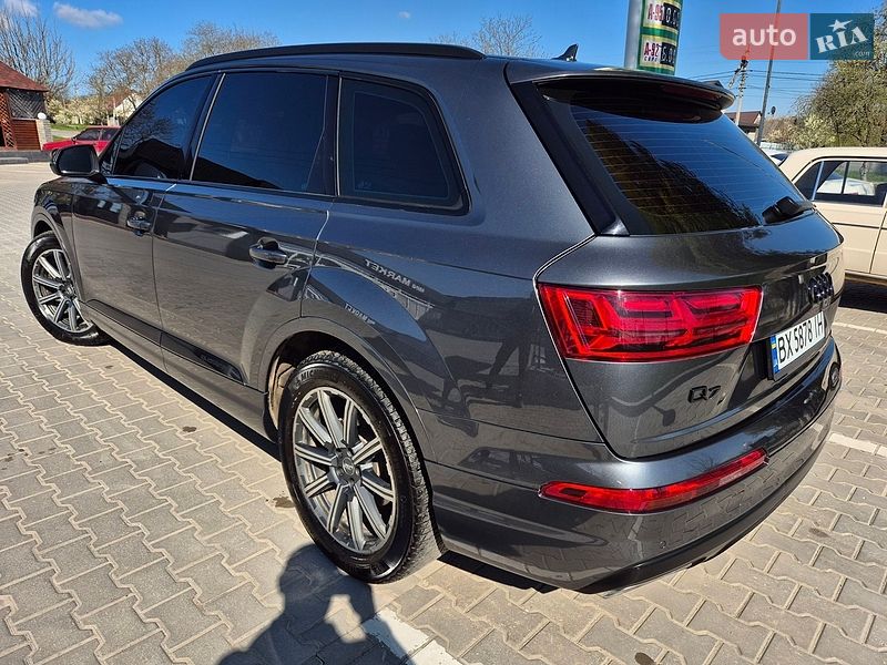 Внедорожник / Кроссовер Audi Q7 2016 в Каменец-Подольском
