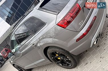 Внедорожник / Кроссовер Audi Q7 2017 в Черновцах
