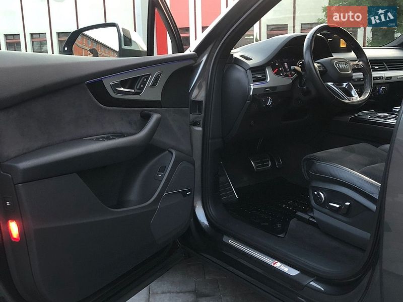 Внедорожник / Кроссовер Audi Q7 2016 в Хусте