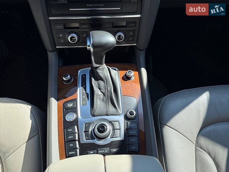 Внедорожник / Кроссовер Audi Q7 2013 в Киеве