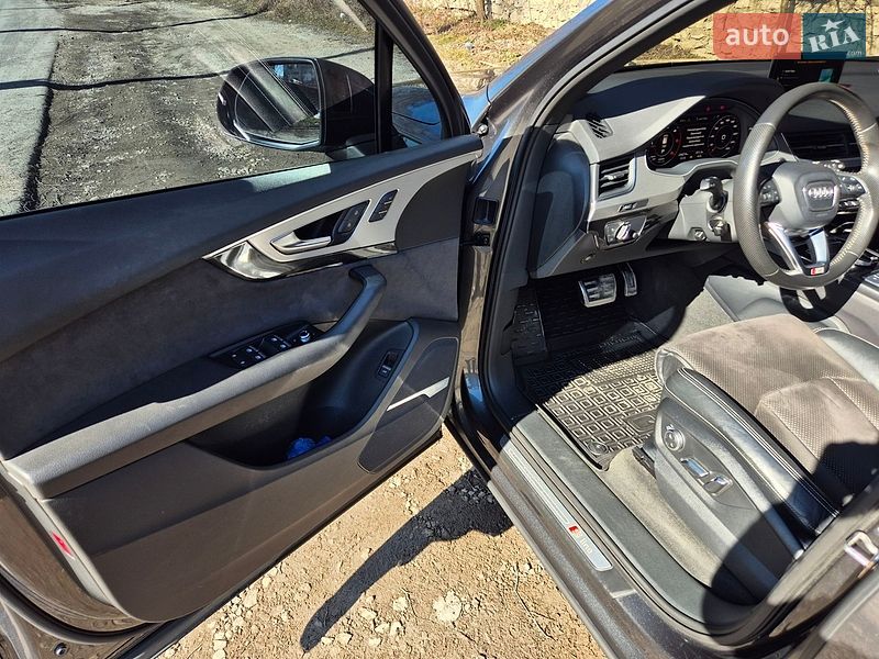 Позашляховик / Кросовер Audi Q7 2016 в Кам'янець-Подільському