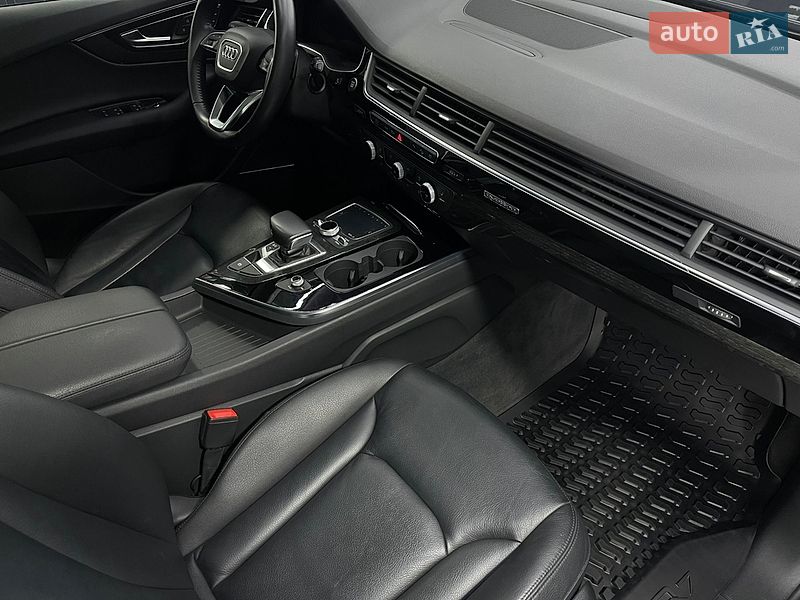 Внедорожник / Кроссовер Audi Q7 2018 в Каменском