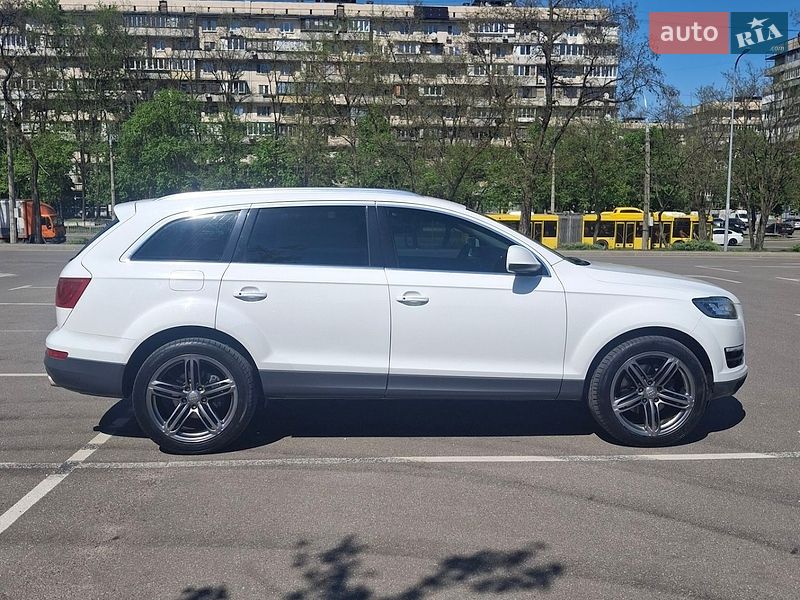Внедорожник / Кроссовер Audi Q7 2013 в Киеве