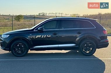 Внедорожник / Кроссовер Audi Q7 2017 в Ровно