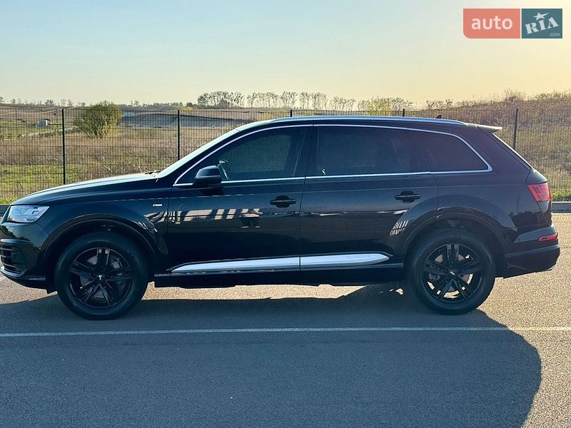 Внедорожник / Кроссовер Audi Q7 2017 в Ровно