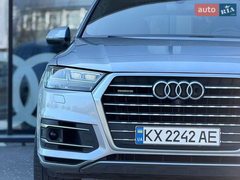 Внедорожник / Кроссовер Audi Q7 2017 в Харькове