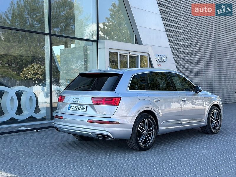 Внедорожник / Кроссовер Audi Q7 2017 в Харькове