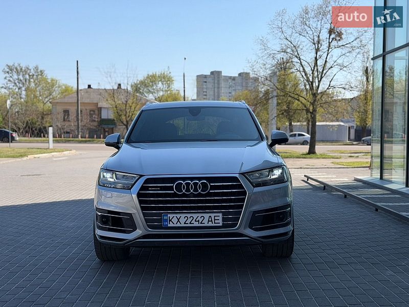 Внедорожник / Кроссовер Audi Q7 2017 в Харькове