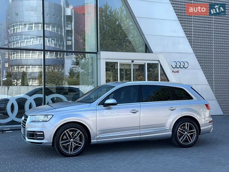 Внедорожник / Кроссовер Audi Q7 2017 в Харькове