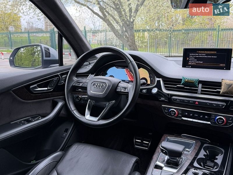 Внедорожник / Кроссовер Audi Q7 2017 в Харькове
