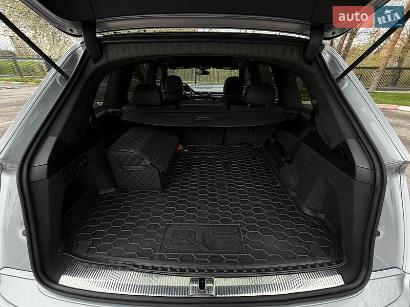 Внедорожник / Кроссовер Audi Q7 2017 в Харькове