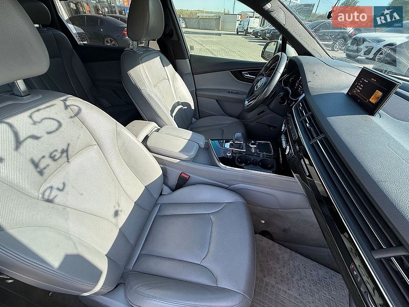 Внедорожник / Кроссовер Audi Q7 2018 в Ровно