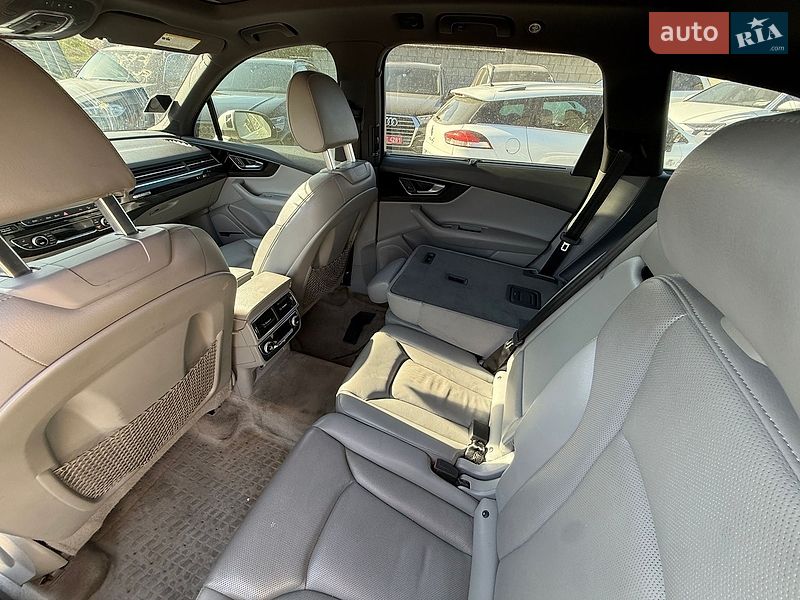 Внедорожник / Кроссовер Audi Q7 2018 в Ровно