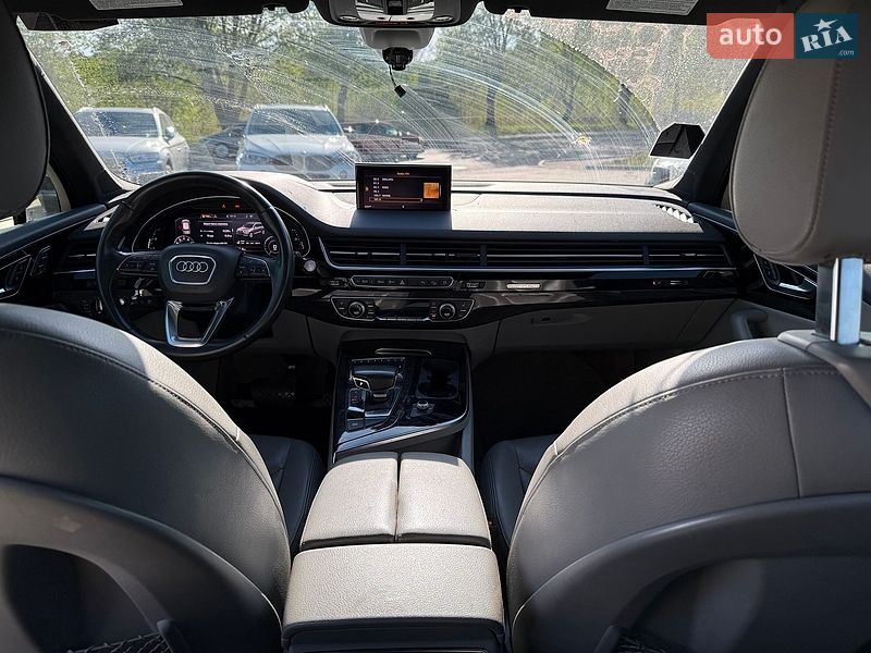 Внедорожник / Кроссовер Audi Q7 2018 в Ровно
