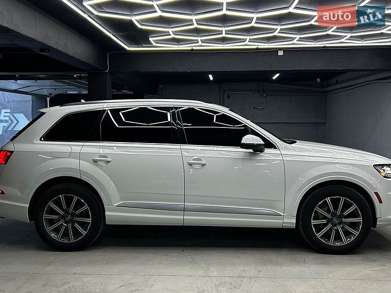Внедорожник / Кроссовер Audi Q7 2019 в Черновцах