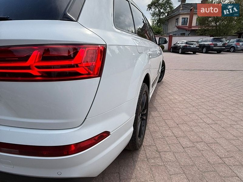 Внедорожник / Кроссовер Audi Q7 2018 в Стрые